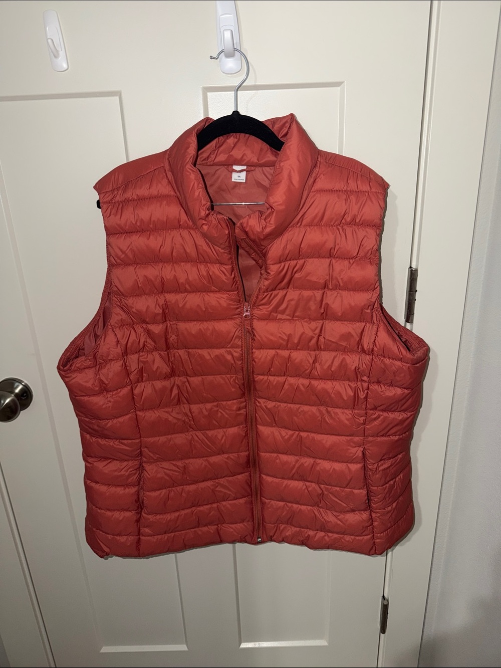 NWOT Old Navy Active Quilted Vest - Coral FA01